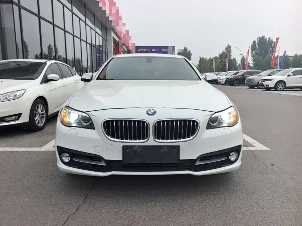 BMW 5 Series — миниатюра 3