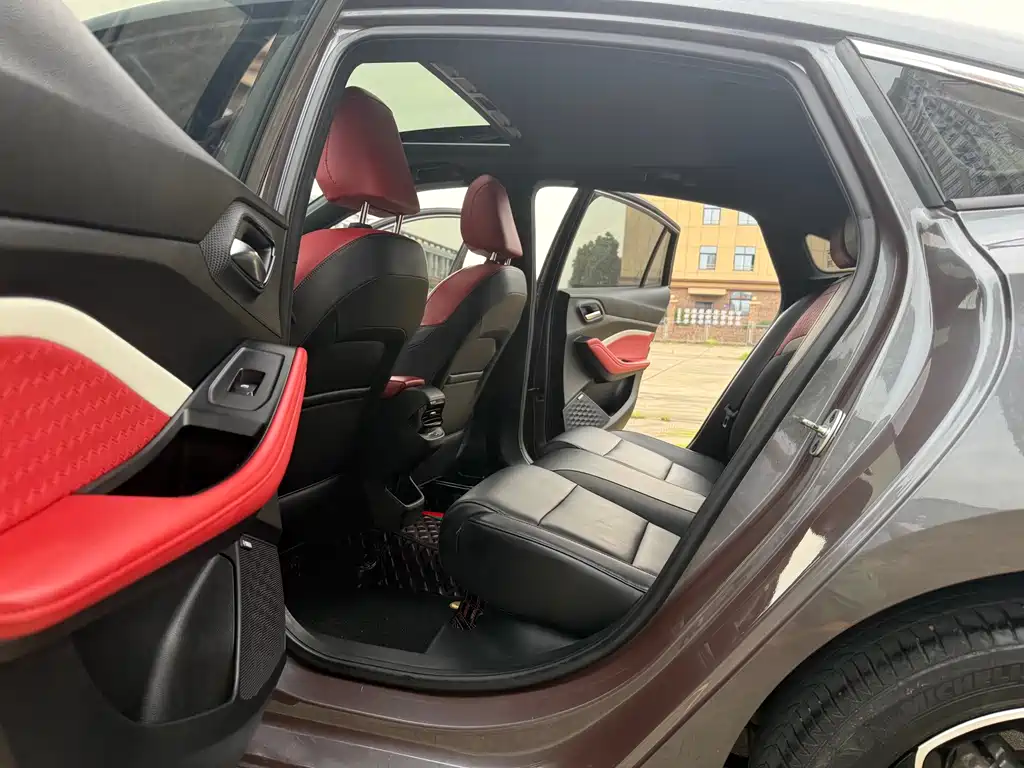 MG MG5 — миниатюра 17