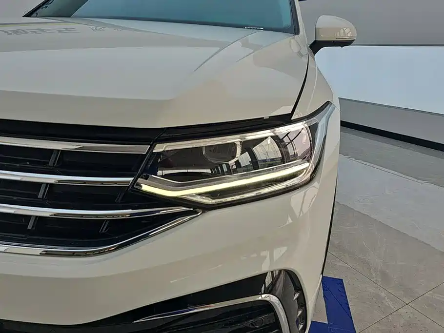 Volkswagen Tiguan L — миниатюра 5
