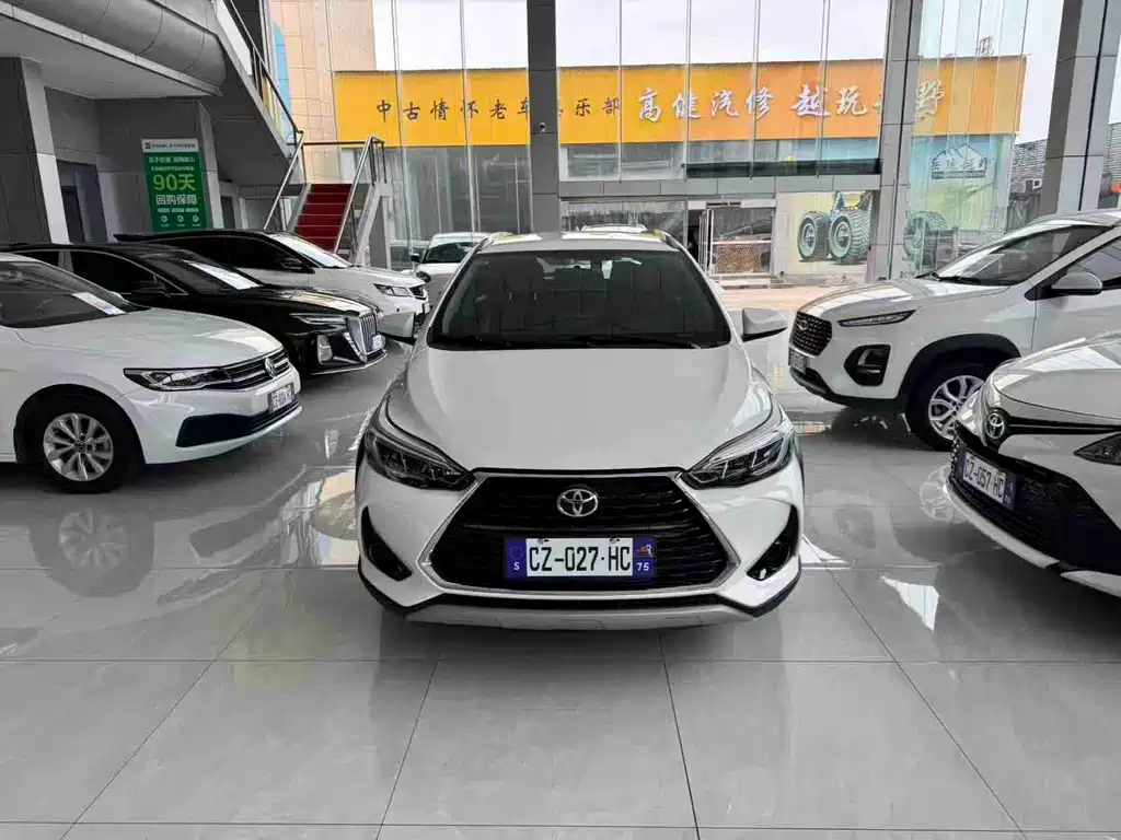 Toyota Yaris L 2021