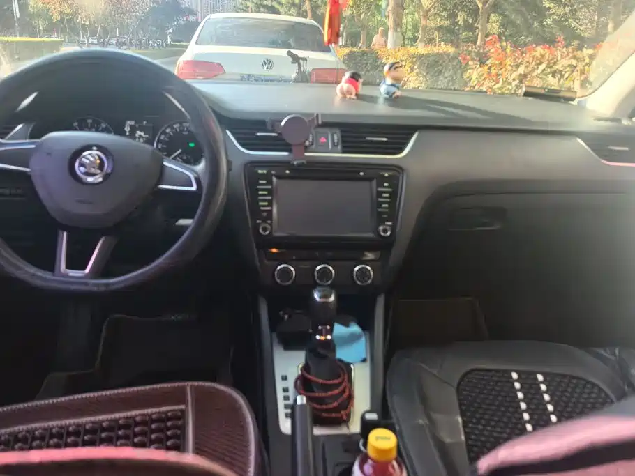 Skoda Octavia — миниатюра 12
