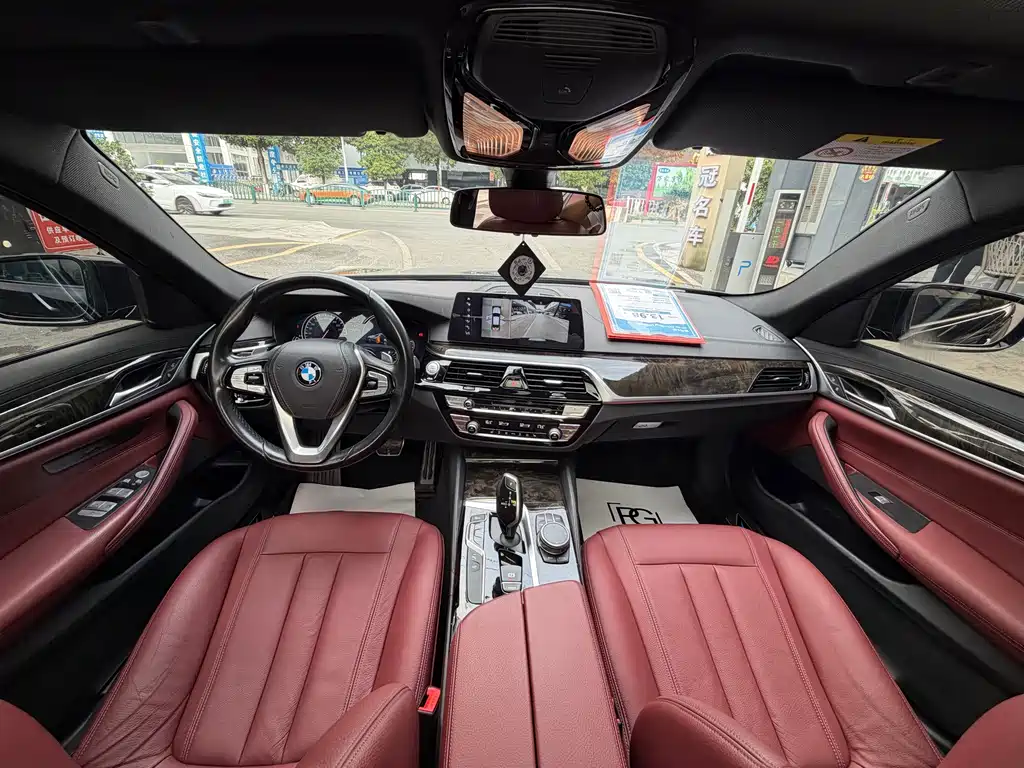 BMW 5 Series — миниатюра 5