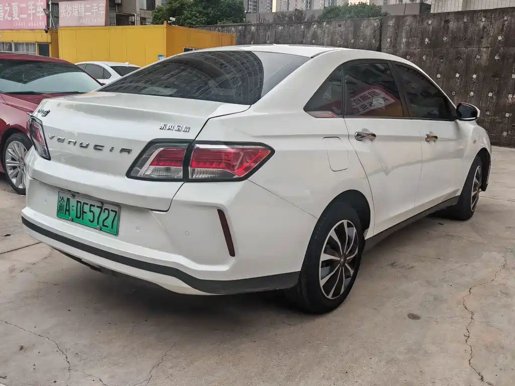 Venucia D60 EV — миниатюра 9