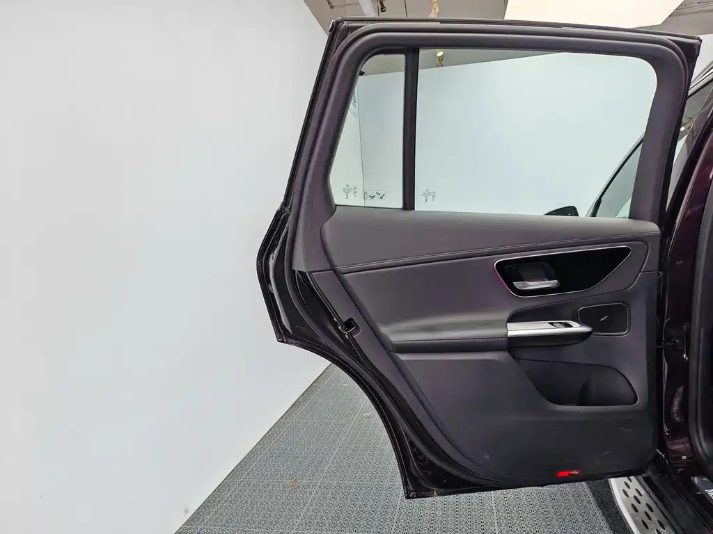 Mercedes-Benz GLC — миниатюра 14