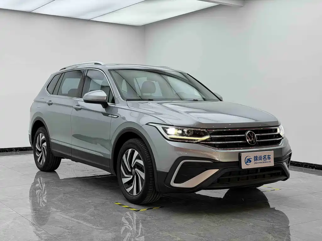 Volkswagen Tiguan L L 2022 330TSI AT Smart