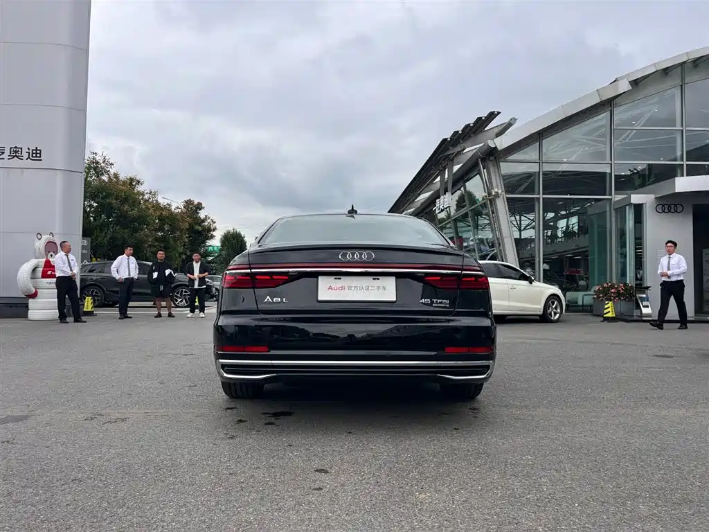 Audi A8 2025 Черный из Китая, фото 6