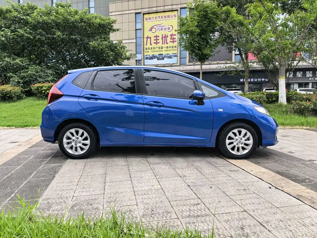 Honda Fit — миниатюра 7