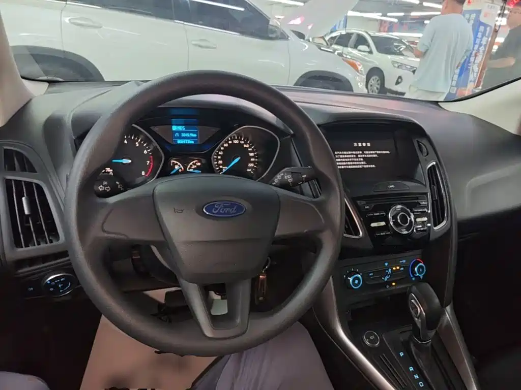 Ford Focus — миниатюра 10