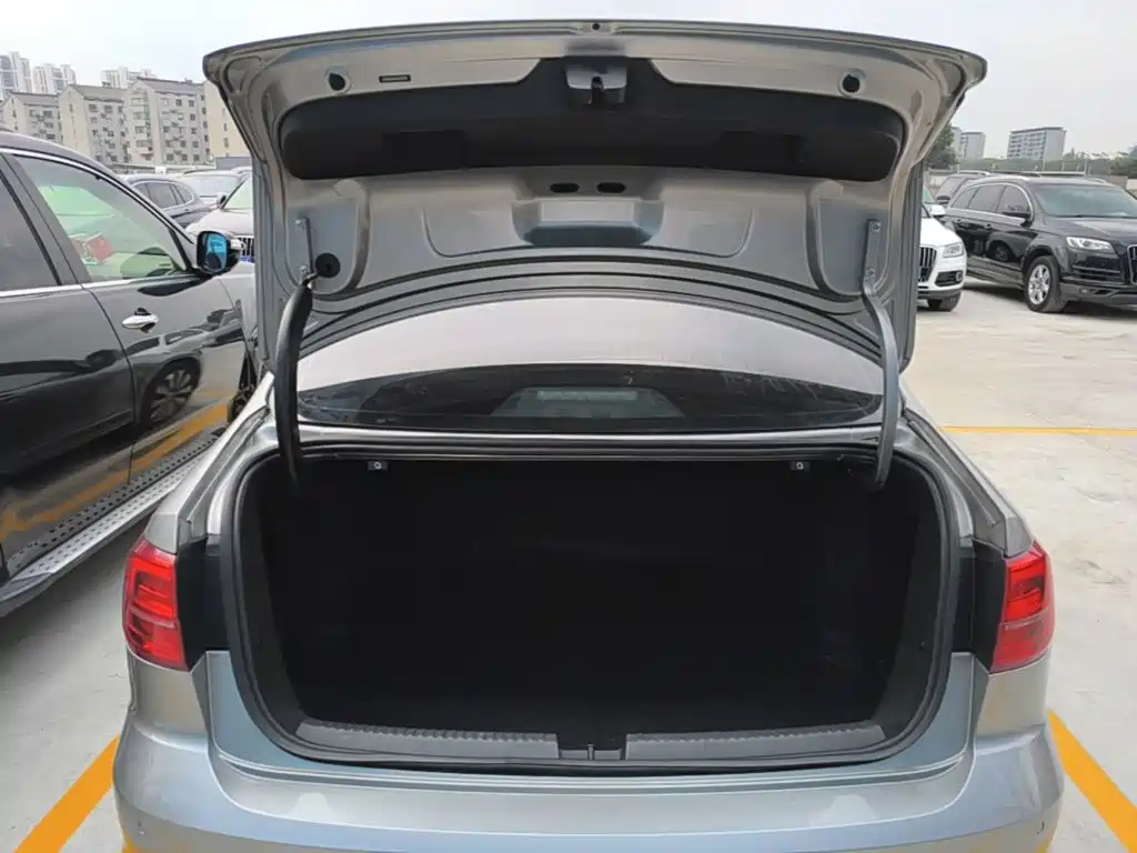 Volkswagen Sagitar — миниатюра 19