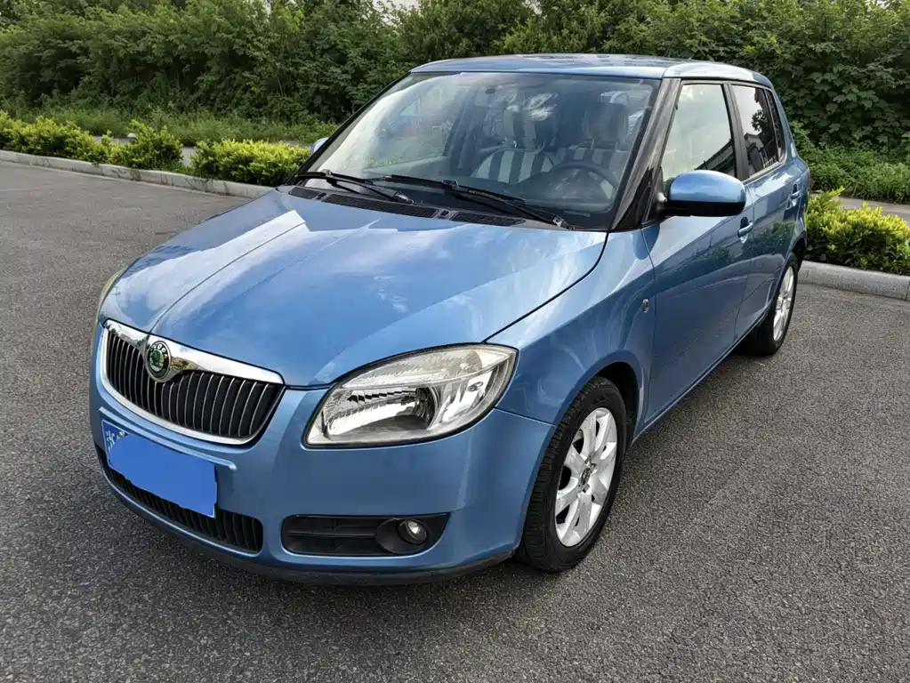 晶锐 2011款 1.6L 自动酷黑版