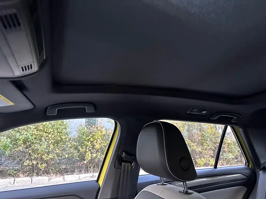 VOLKSWAGEN T ROC EXPLORING SONGS