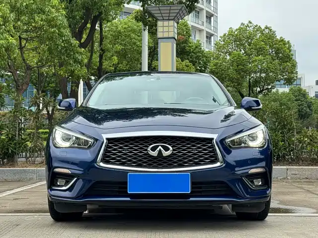 Infiniti Q50L
