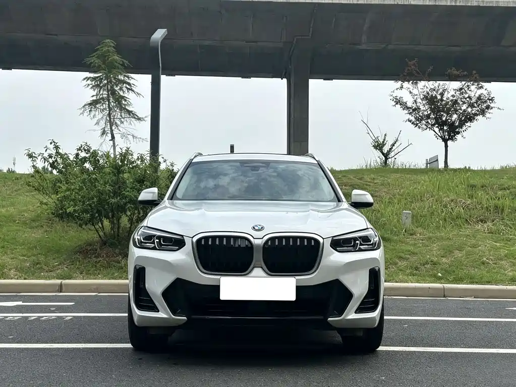 BMW iX3 2024 Lead