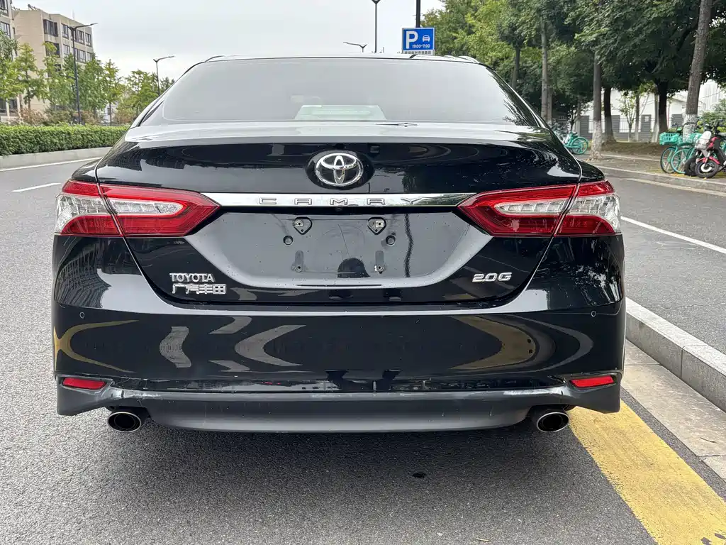 Toyota Camry — миниатюра 13