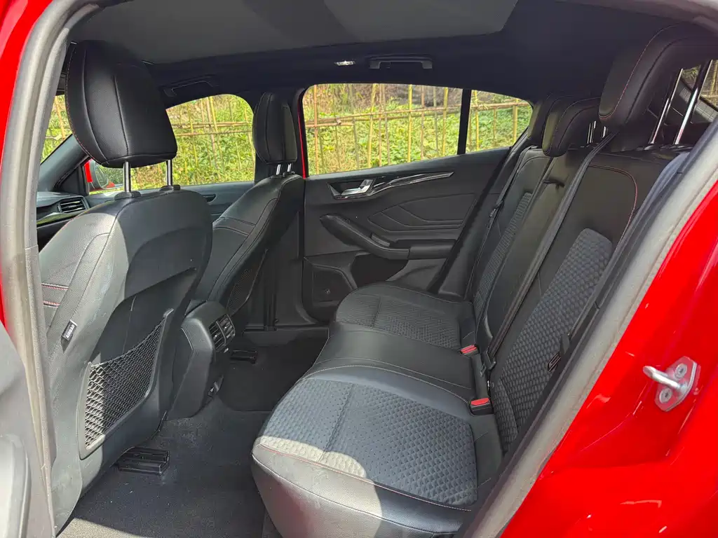 Ford Focus — миниатюра 10