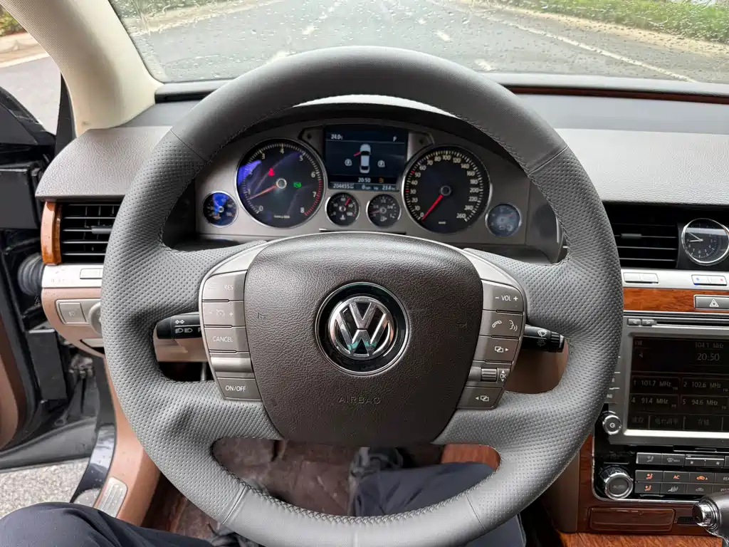 Volkswagen Phaeton — миниатюра 7