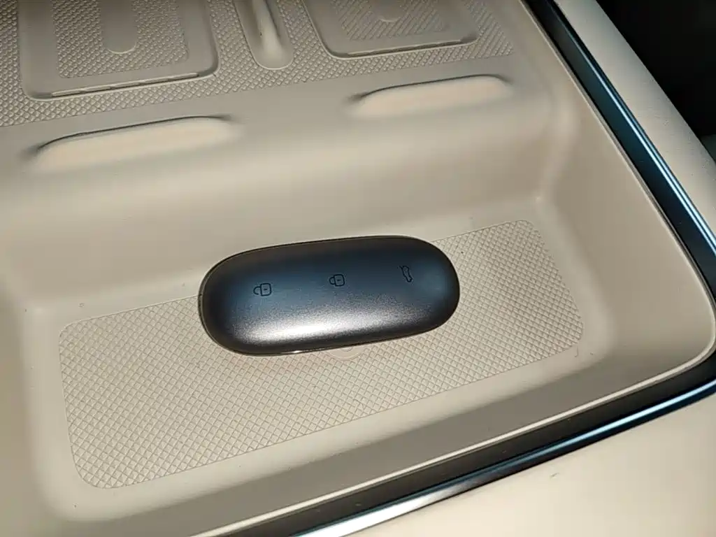 Li Auto Li L9 — миниатюра 9