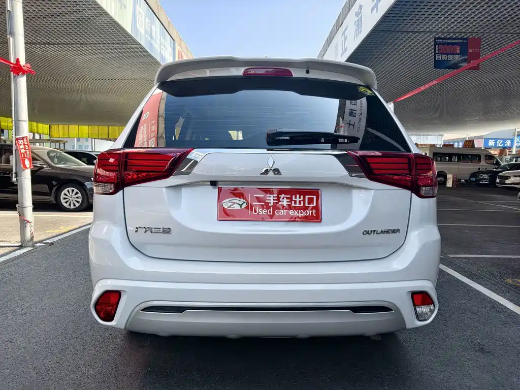 Mitsubishi Outlander — миниатюра 7