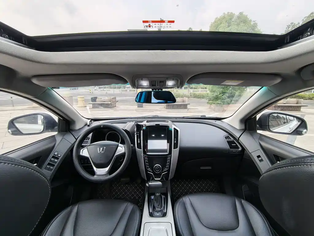 Luxgen U6 TURBO — миниатюра 11