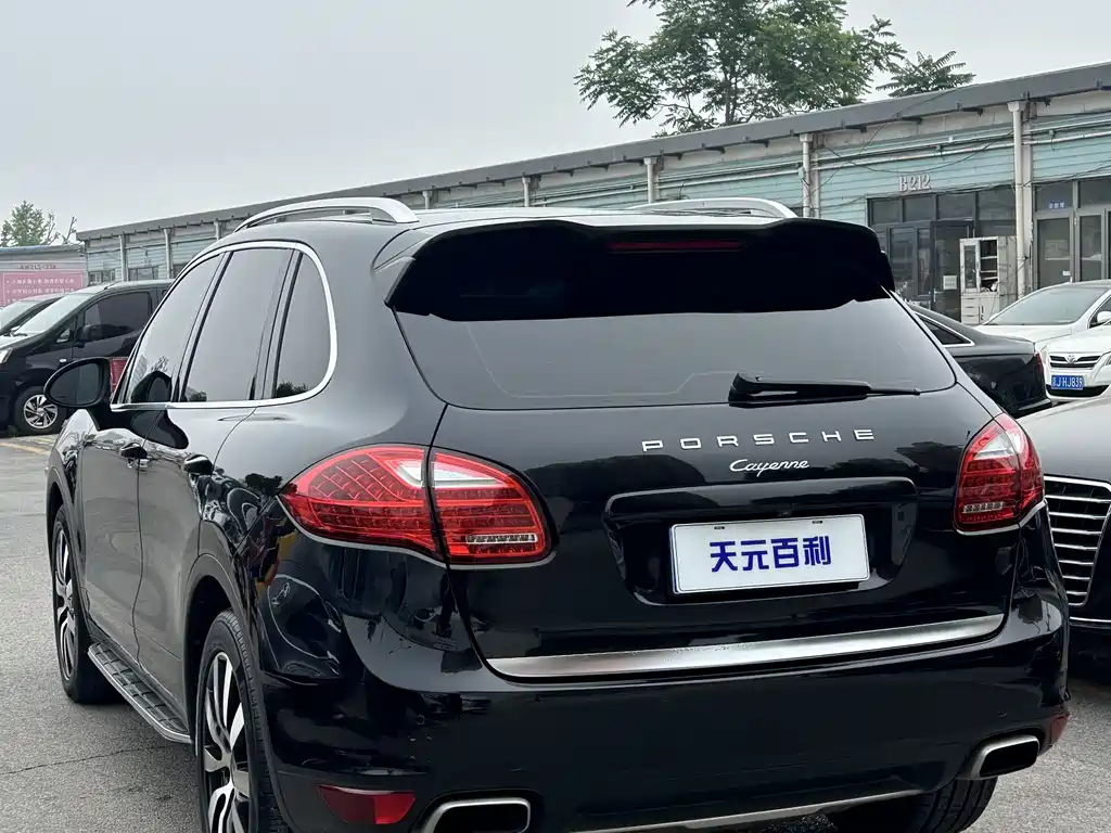 Porsche Cayenne 2014 Cayenne Platinum Edition 3.0T