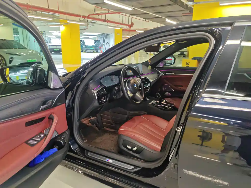 BMW 5 Series — миниатюра 7
