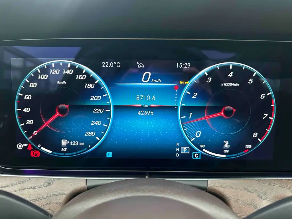 Mercedes-Benz E-Class — миниатюра 10