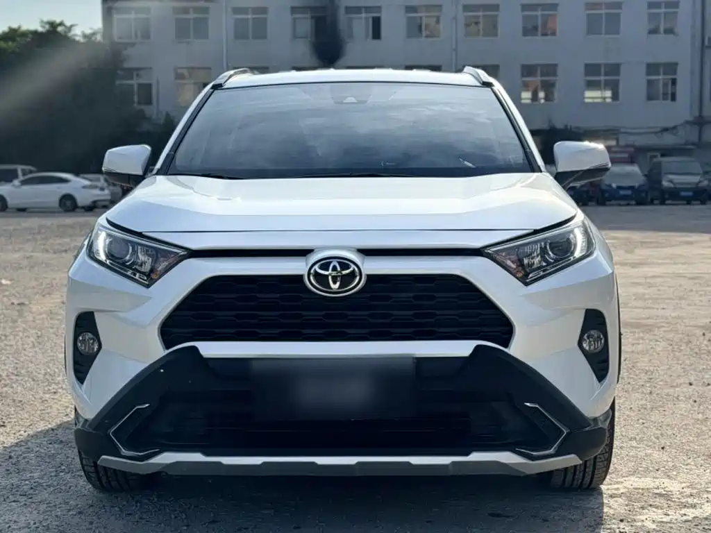 Toyota RAV4 — миниатюра 6