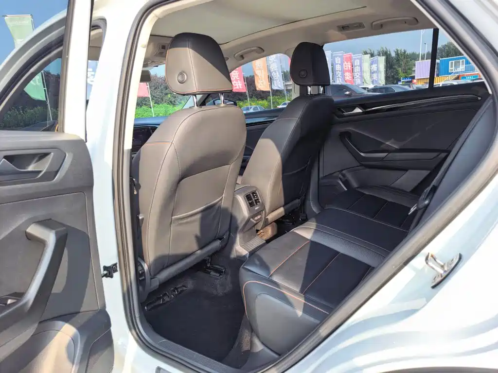 Volkswagen T-Roc — миниатюра 5