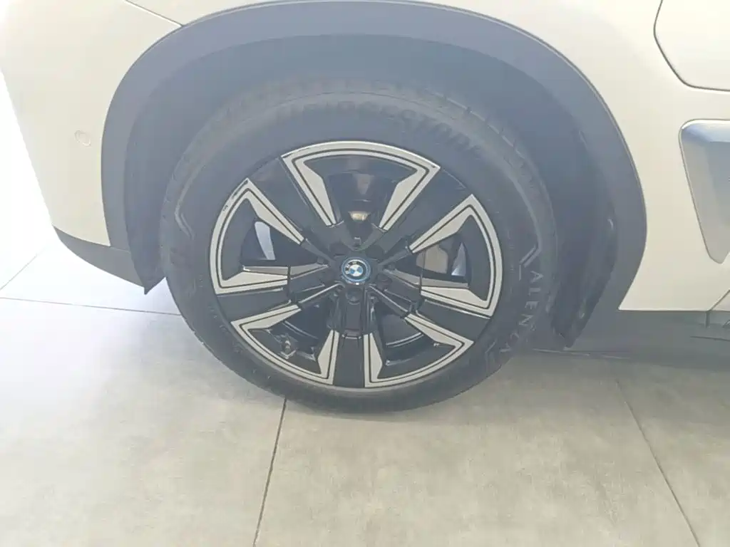 BMW iX3 — миниатюра 23