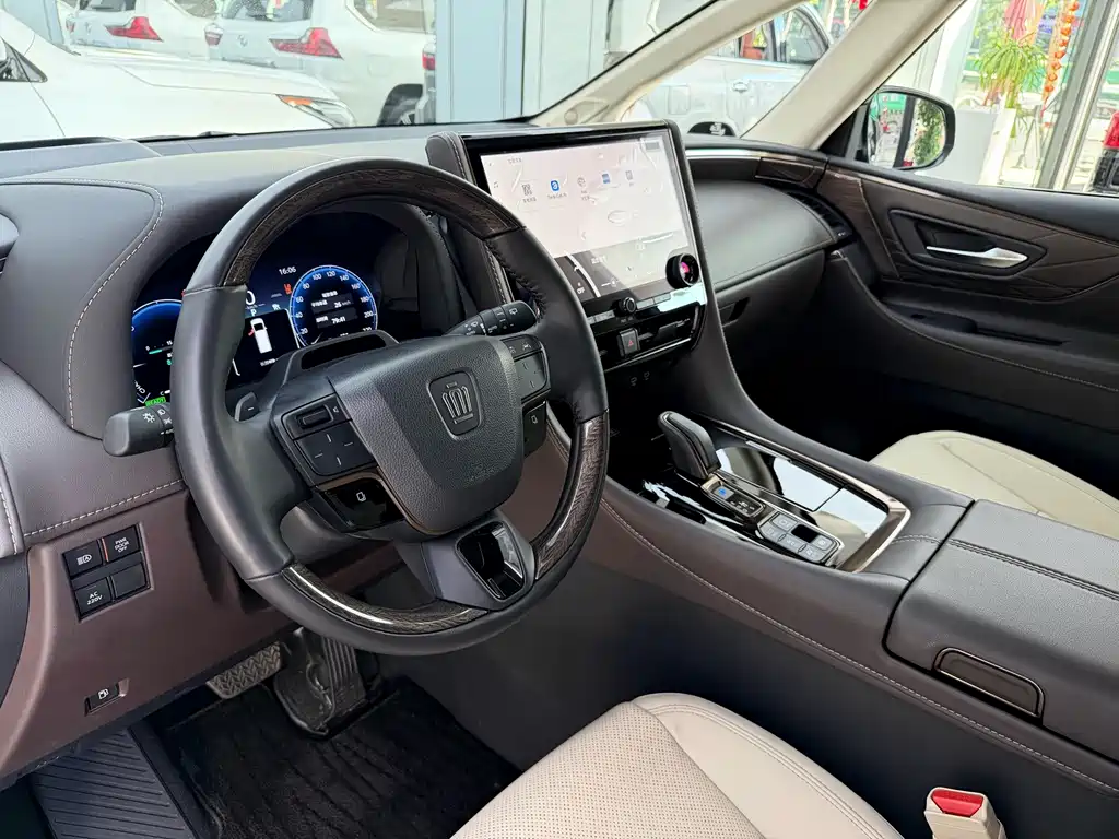 Toyota Vellfire — миниатюра 6