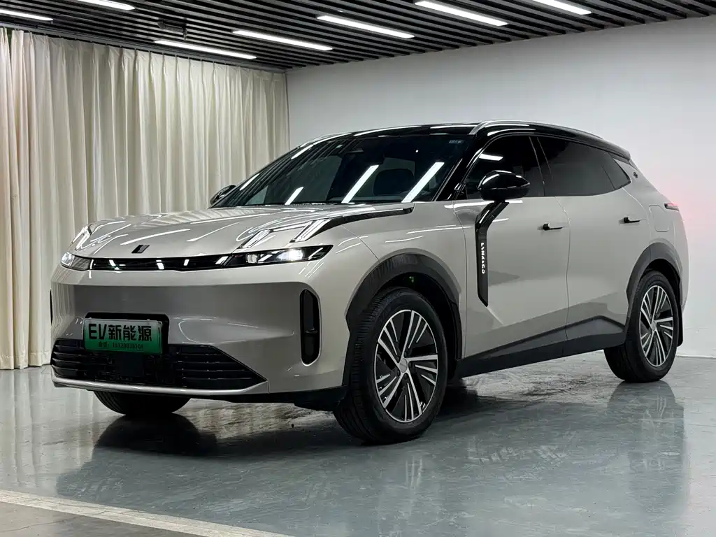 Lynk & Co 08 EM-P 2023