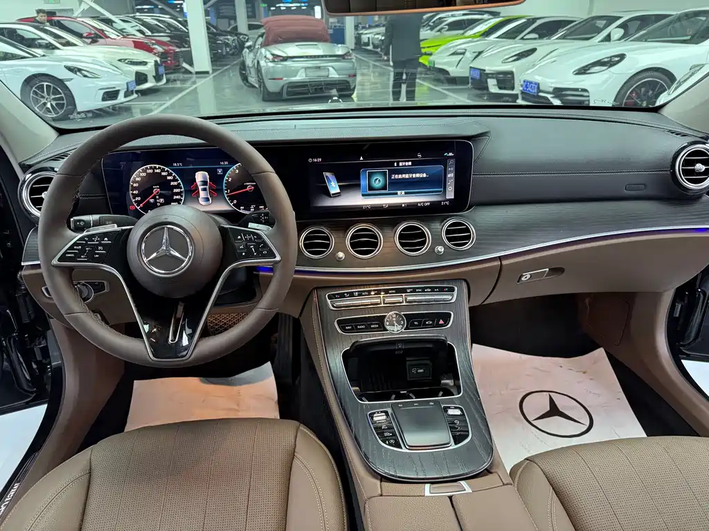 MERCEDES-BENZ E CLASS