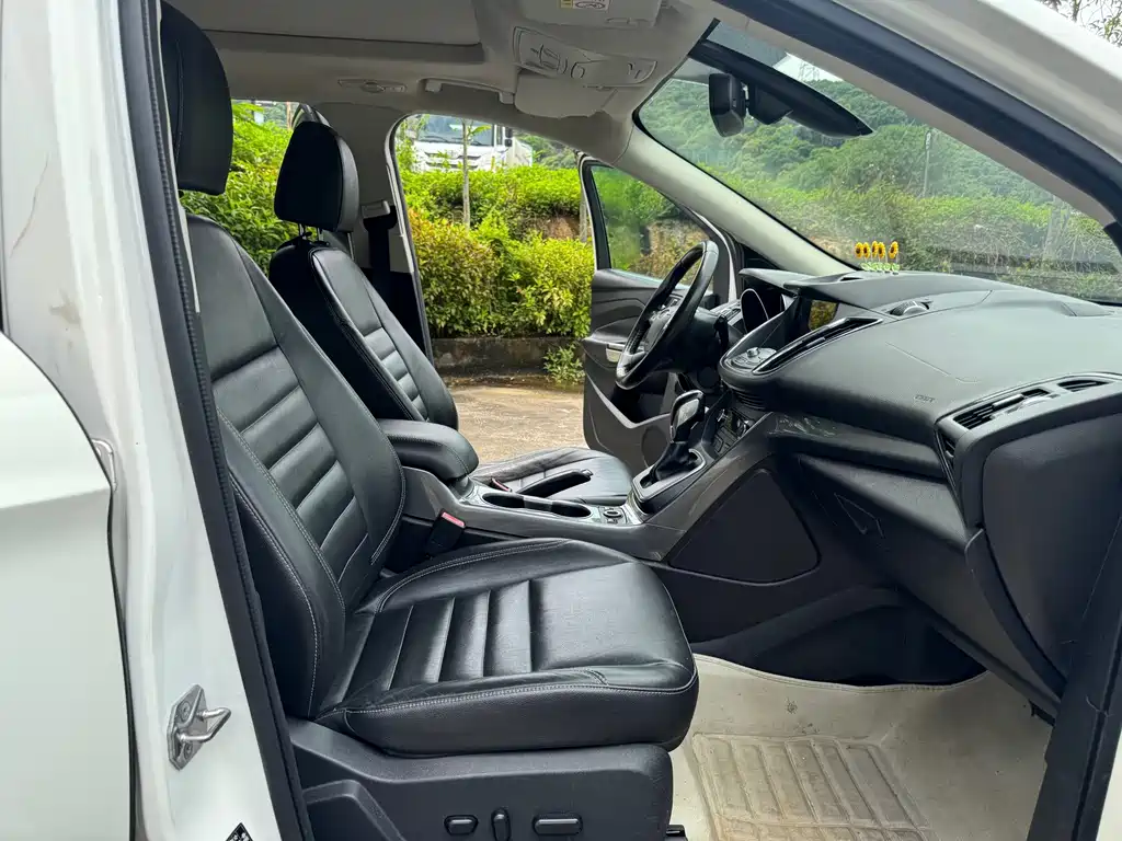 Ford Kuga — миниатюра 13