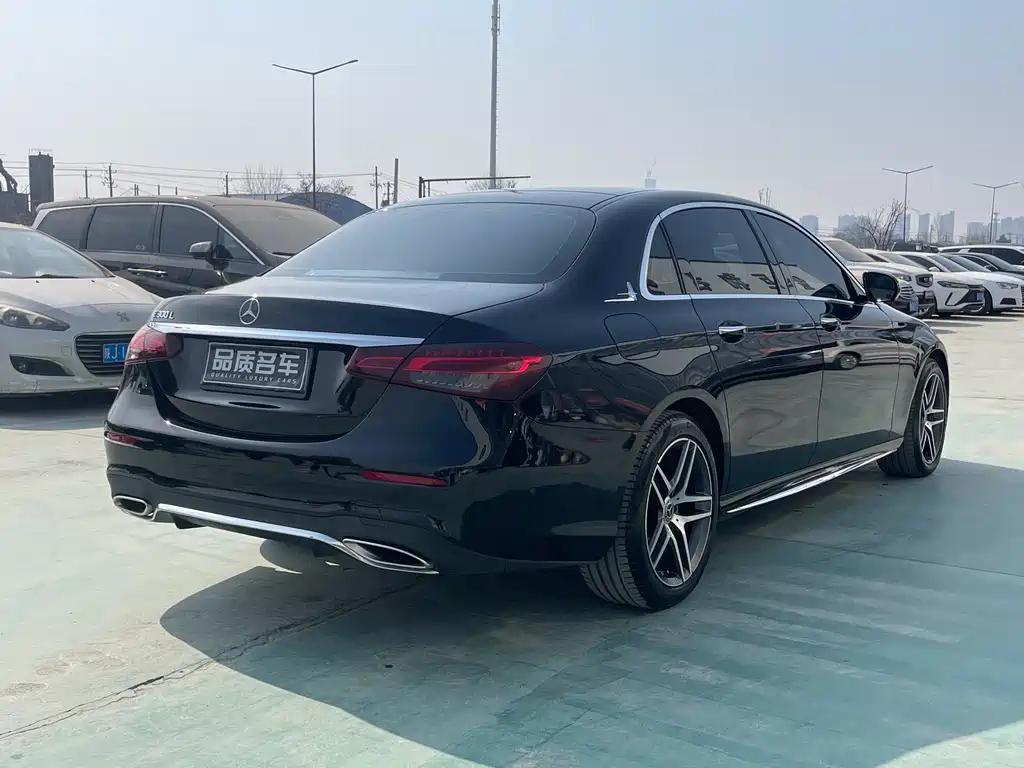 MERCEDES-BENZ E CLASS