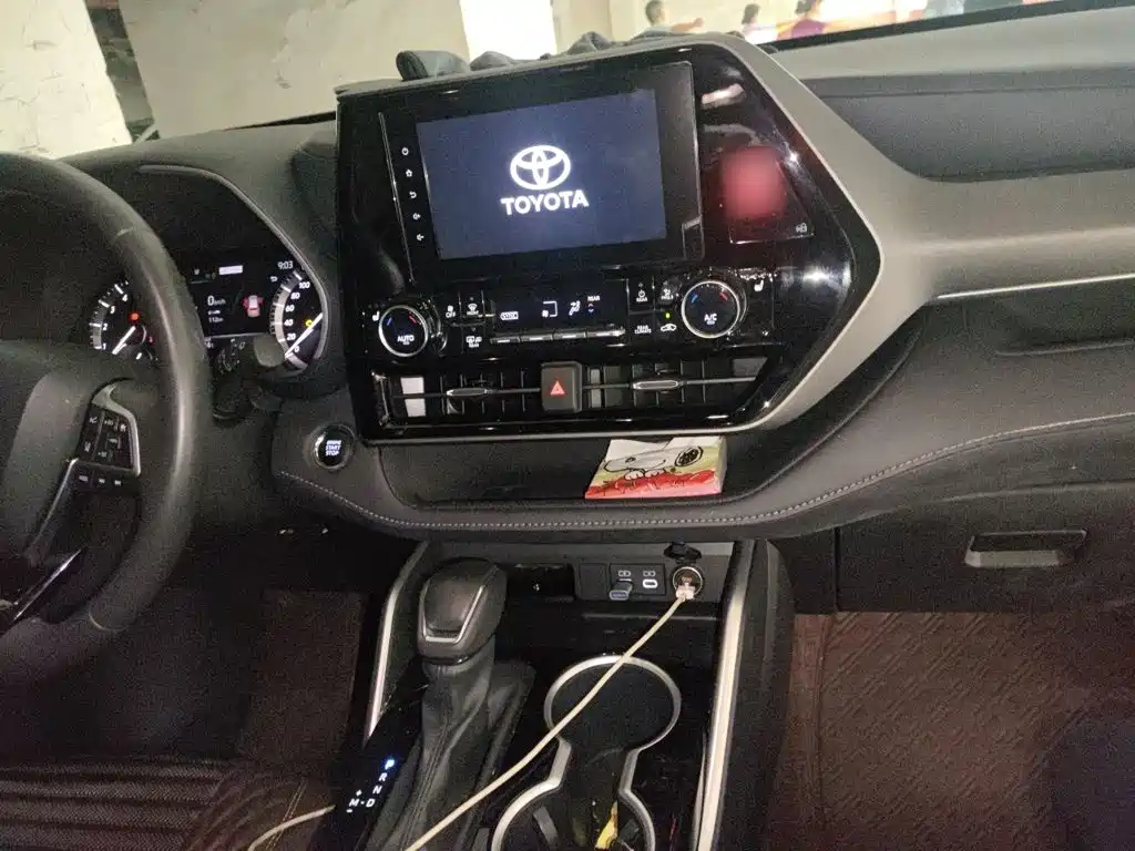 Toyota Highlander — миниатюра 6