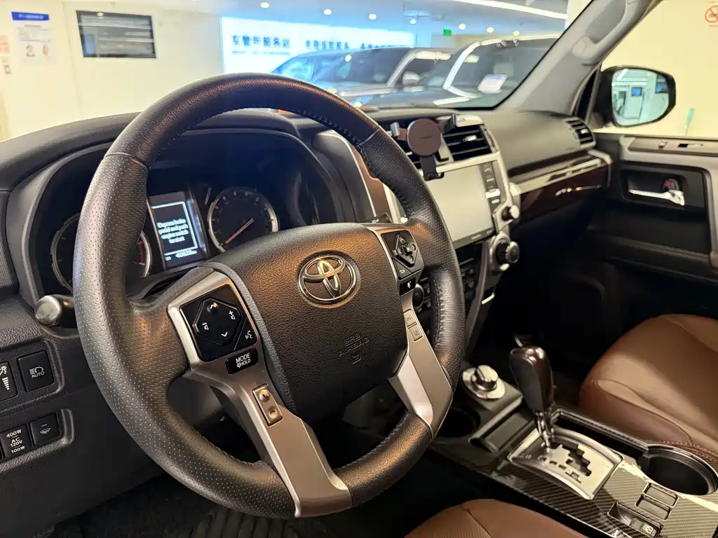 Toyota 4Runner 2022 4.0L AT