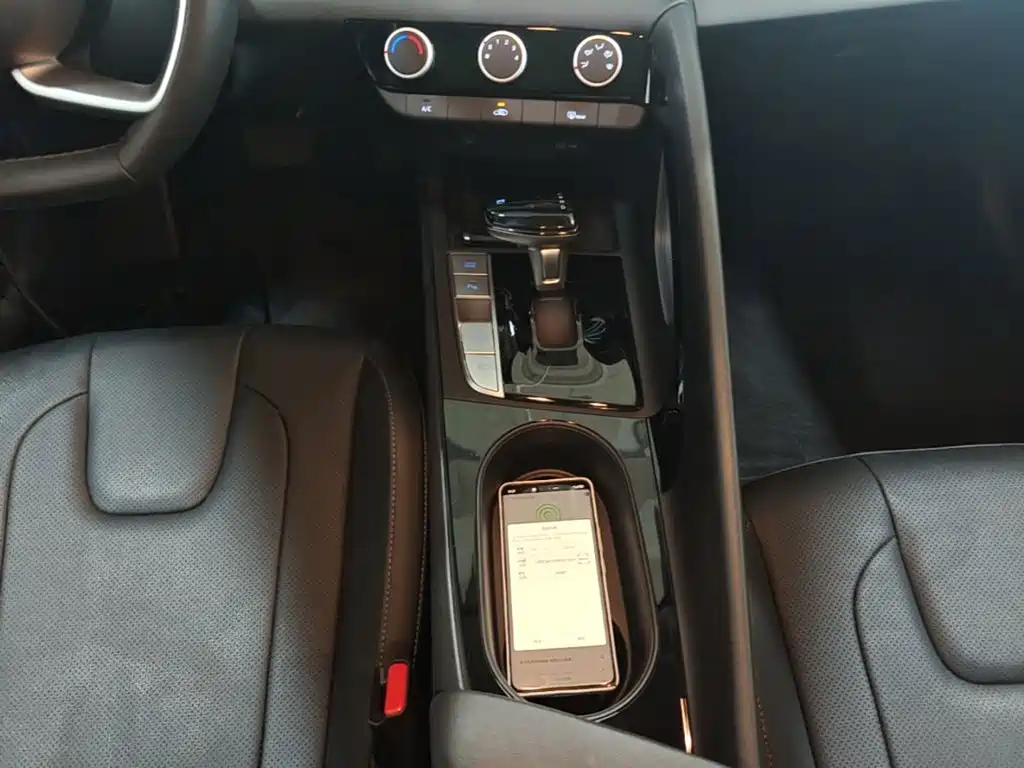 Hyundai Elantra — миниатюра 14