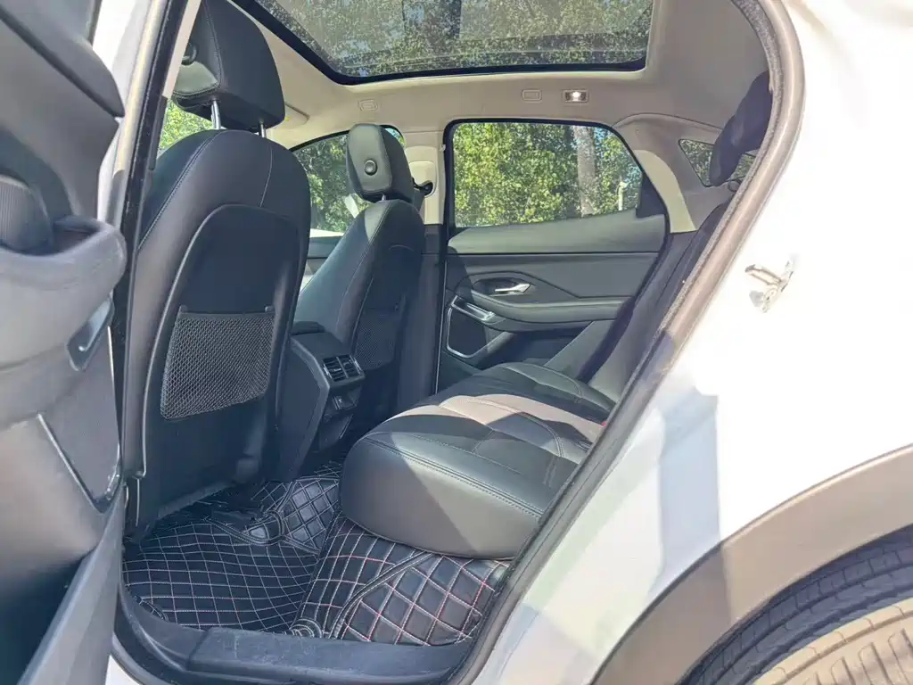 Jaguar E-PACE — миниатюра 8