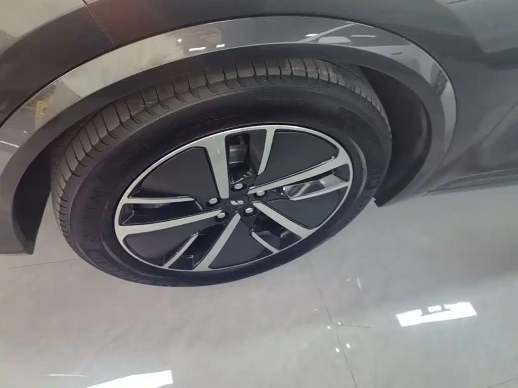 Li Auto Li L8 — миниатюра 23