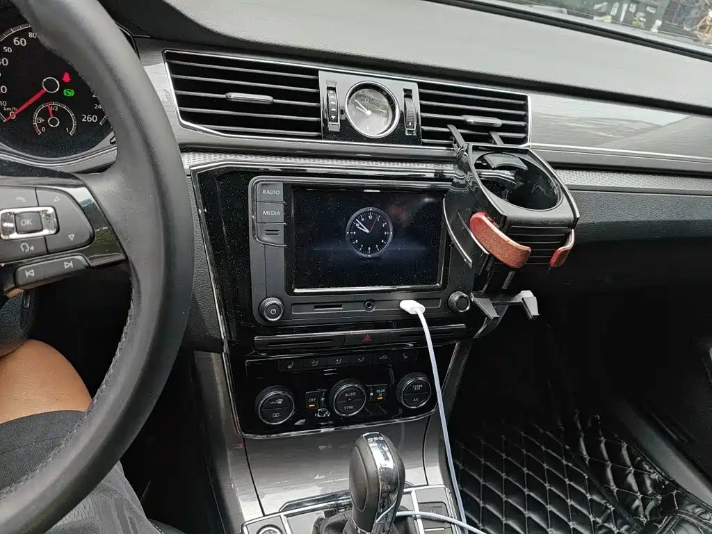 Volkswagen Passat — миниатюра 10