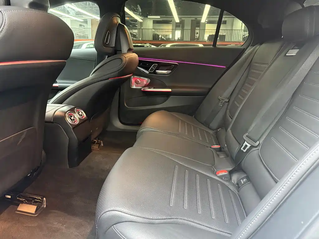 Mercedes-Benz C-Class — миниатюра 17