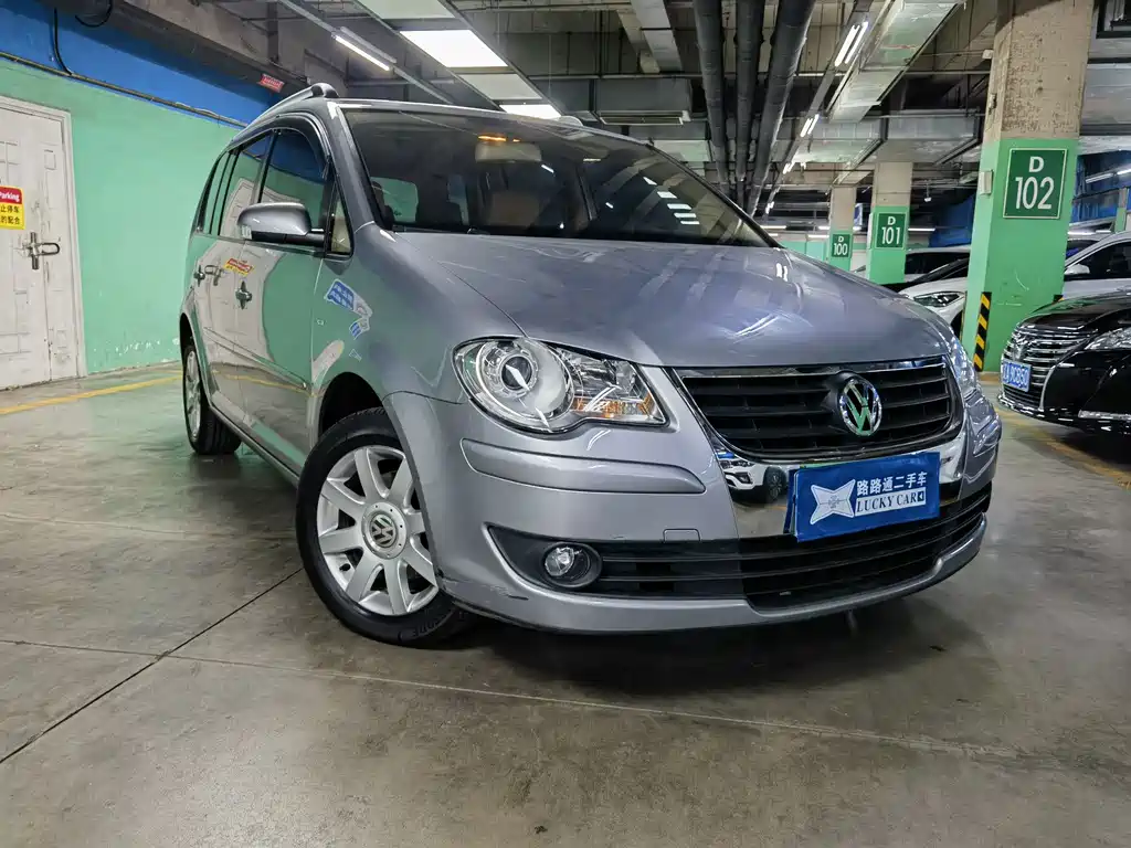 Volkswagen Touran — миниатюра 3