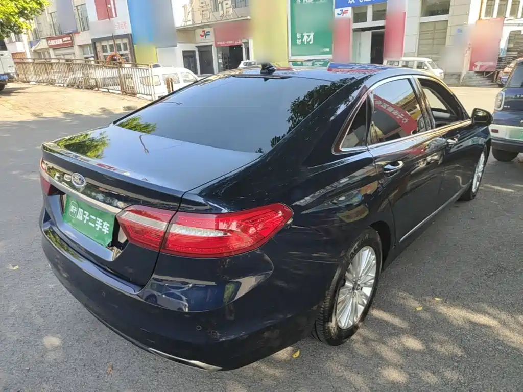 Ford Taurus — миниатюра 7