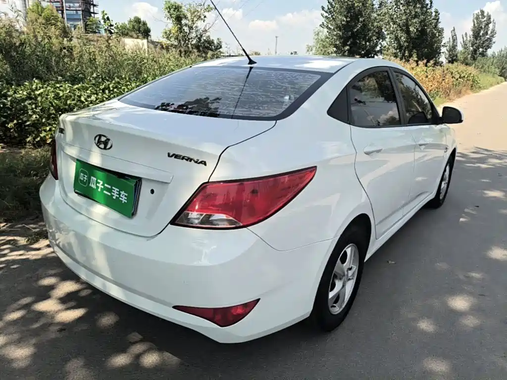 Hyundai Verna — миниатюра 7