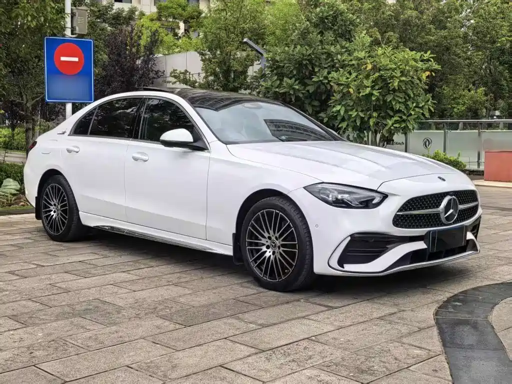 Mercedes-Benz C-Class — миниатюра 6