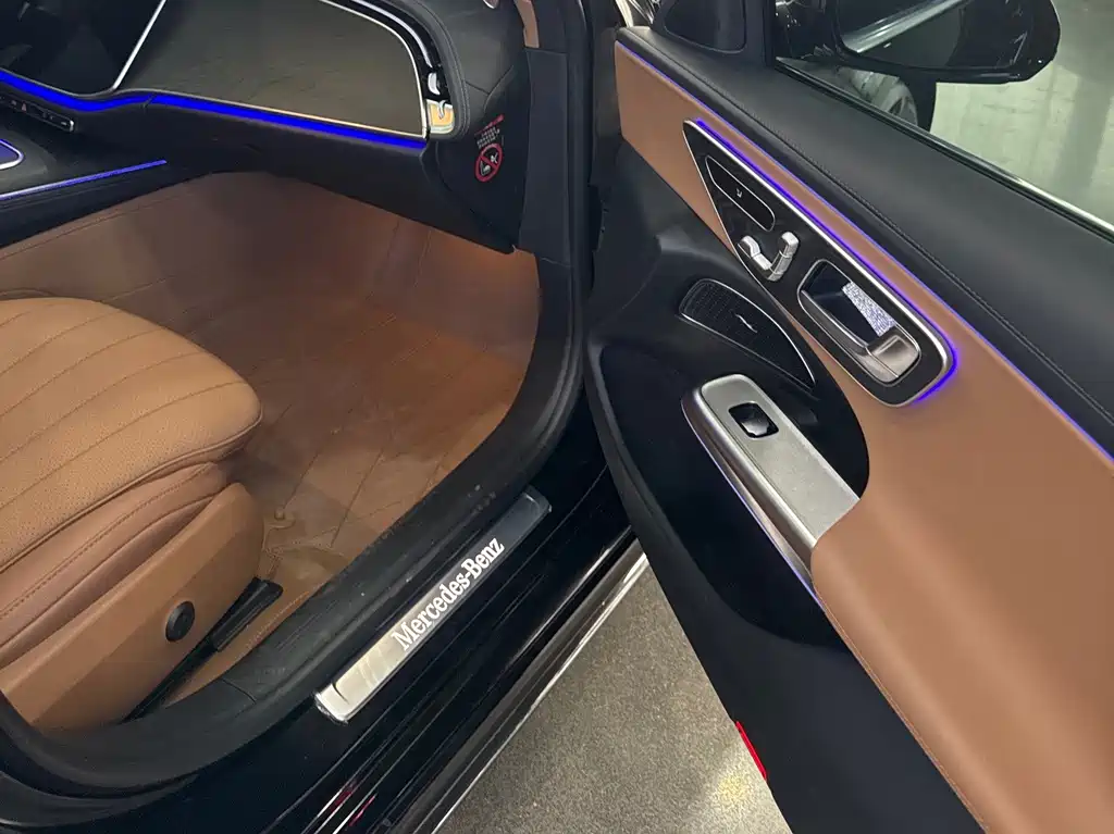 Mercedes-Benz E-Class — миниатюра 13