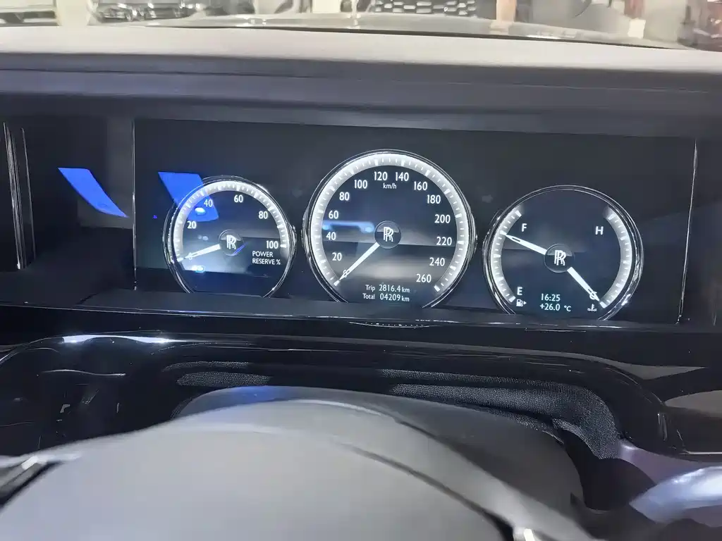 Rolls-Royce Phantom — миниатюра 10
