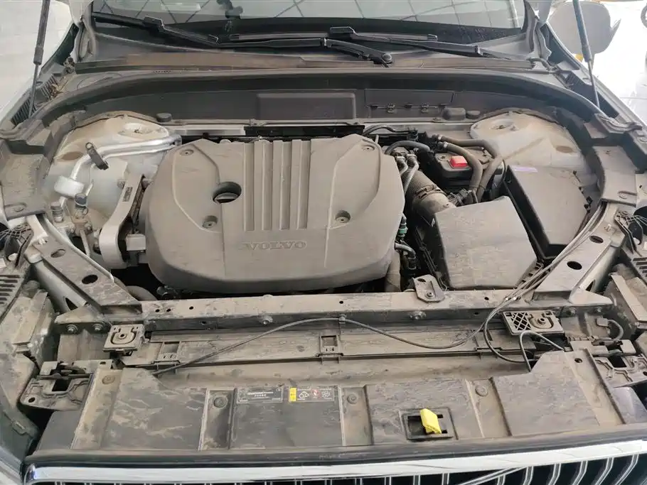 Volvo XC60 2025 B5 Luxury