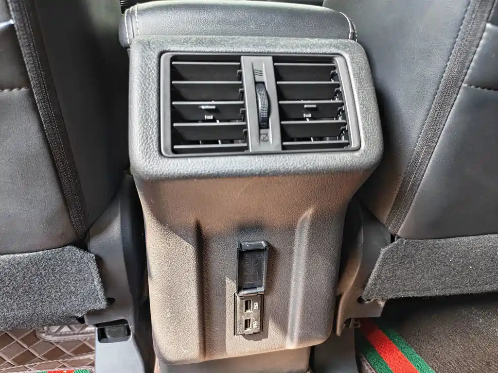 Mitsubishi Outlander - фото 24