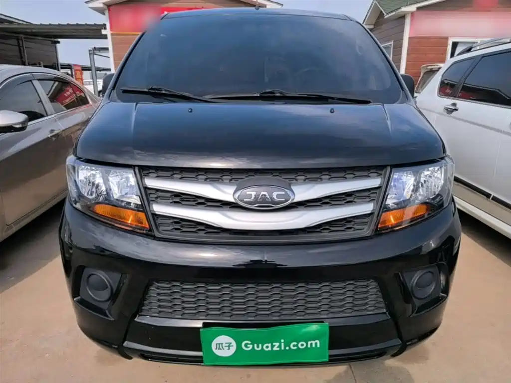 JAC RefineM3 M3 2023 PLUS 1.5T 5/7 мест